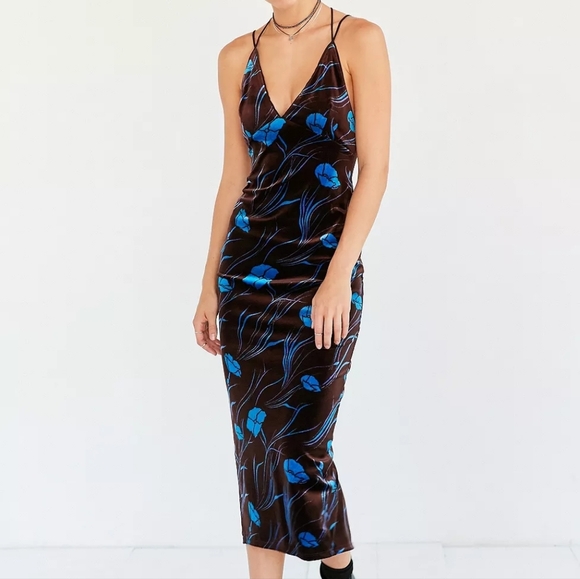 Urban Outfitters Ecote Velvet Floral Dress - Picture 3 of 10